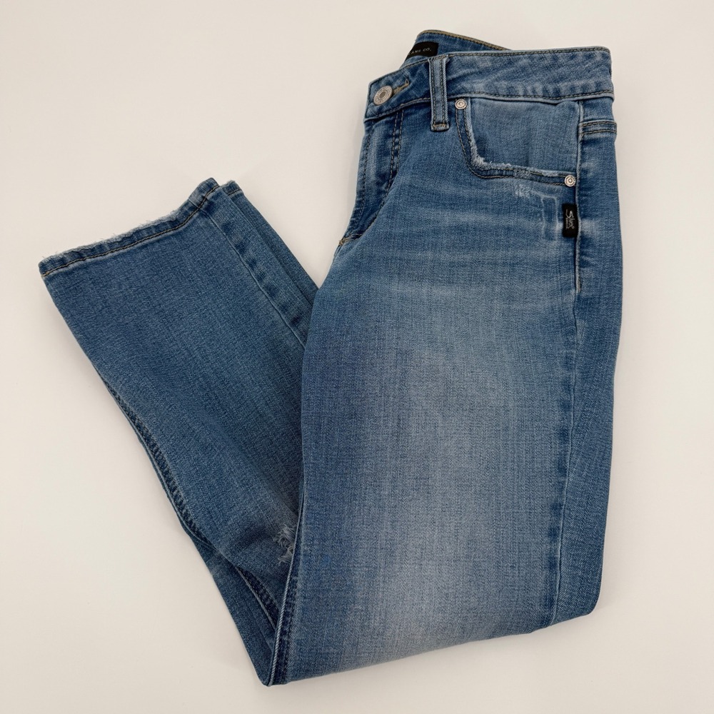 Silver Jeans Co Suki Capri Distressed Mid Rise Curvy Jeans W28 L23.5 Medium Wash